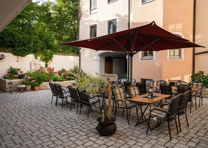 Zum Dallmayr Garni Hotel Berching